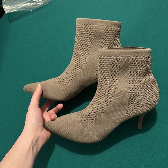 Charles by Charles David Women’s Grey Knit Ankle Booties Size 9M - Picture 1 of 9